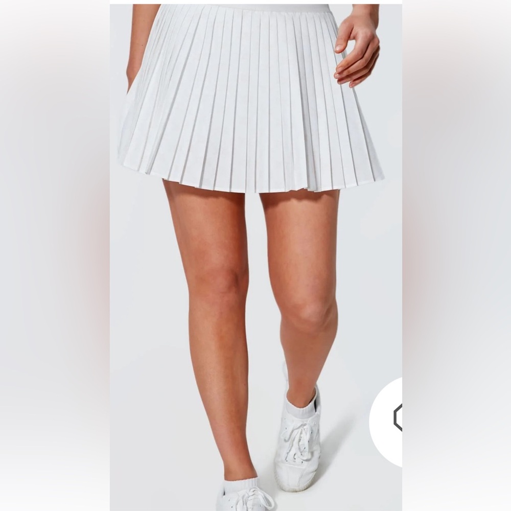 NWT Tuckernuck White Quiet Print 14 Inch Lexi Tennis Skirt